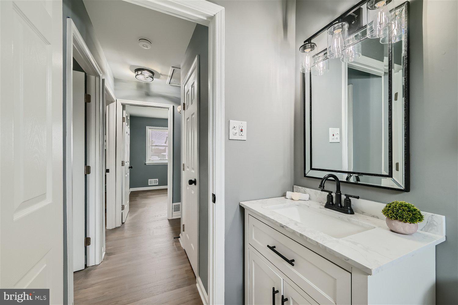 WINDSOR FARMS - Residential