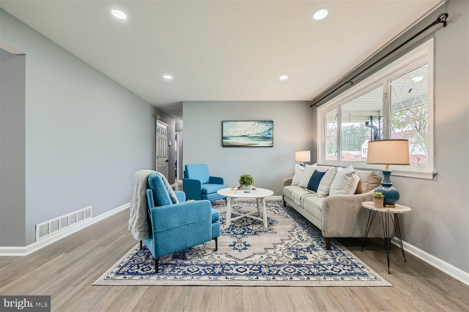 WINDSOR FARMS - Residential