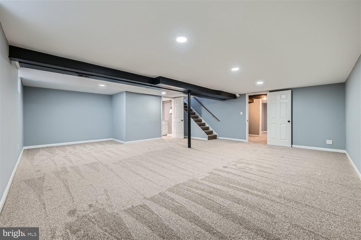 WINDSOR FARMS - Residential