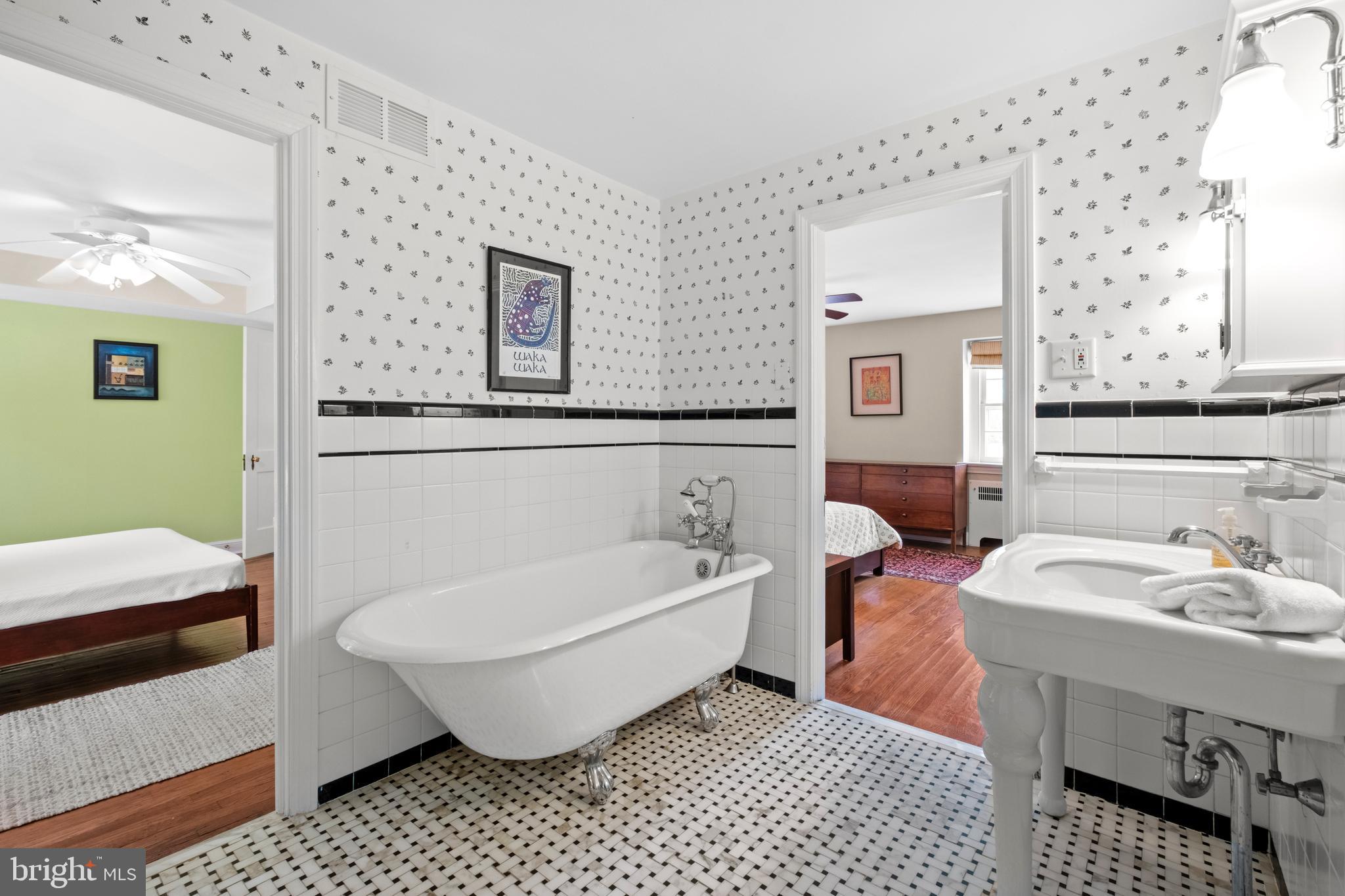 WYNNEWOOD - Residential