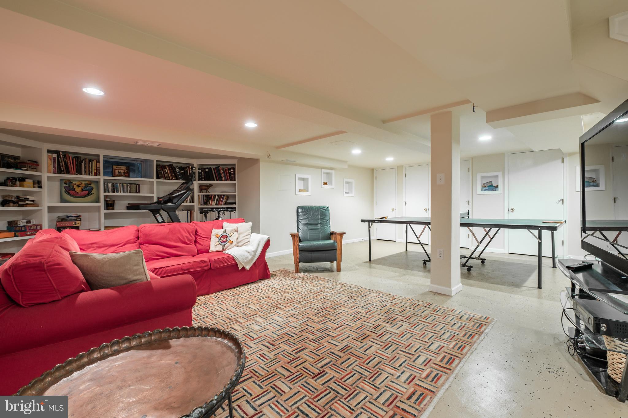 WYNNEWOOD - Residential