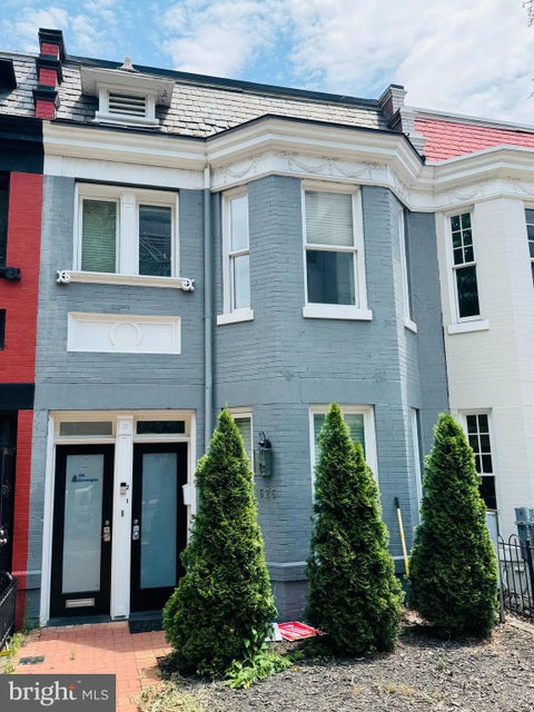 Photo of 525 2nd Street NE, WASHINGTON, DC 20002 (MLS # DCDC2268868)