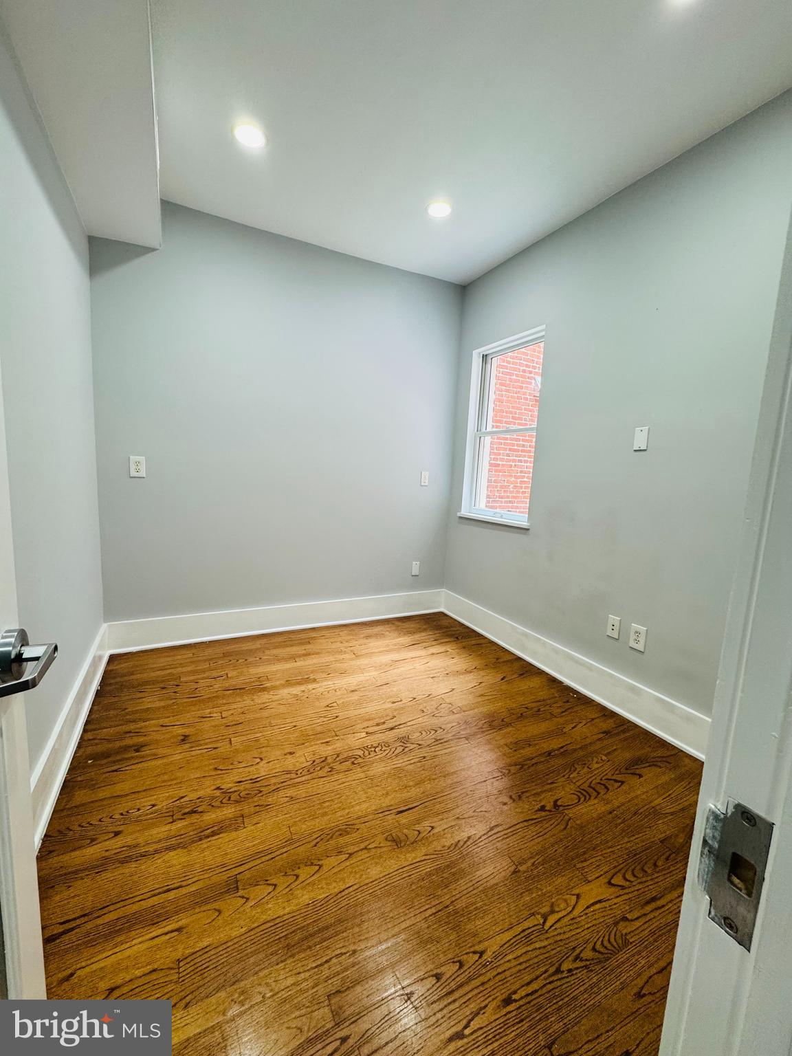 525 2ND STREET NE