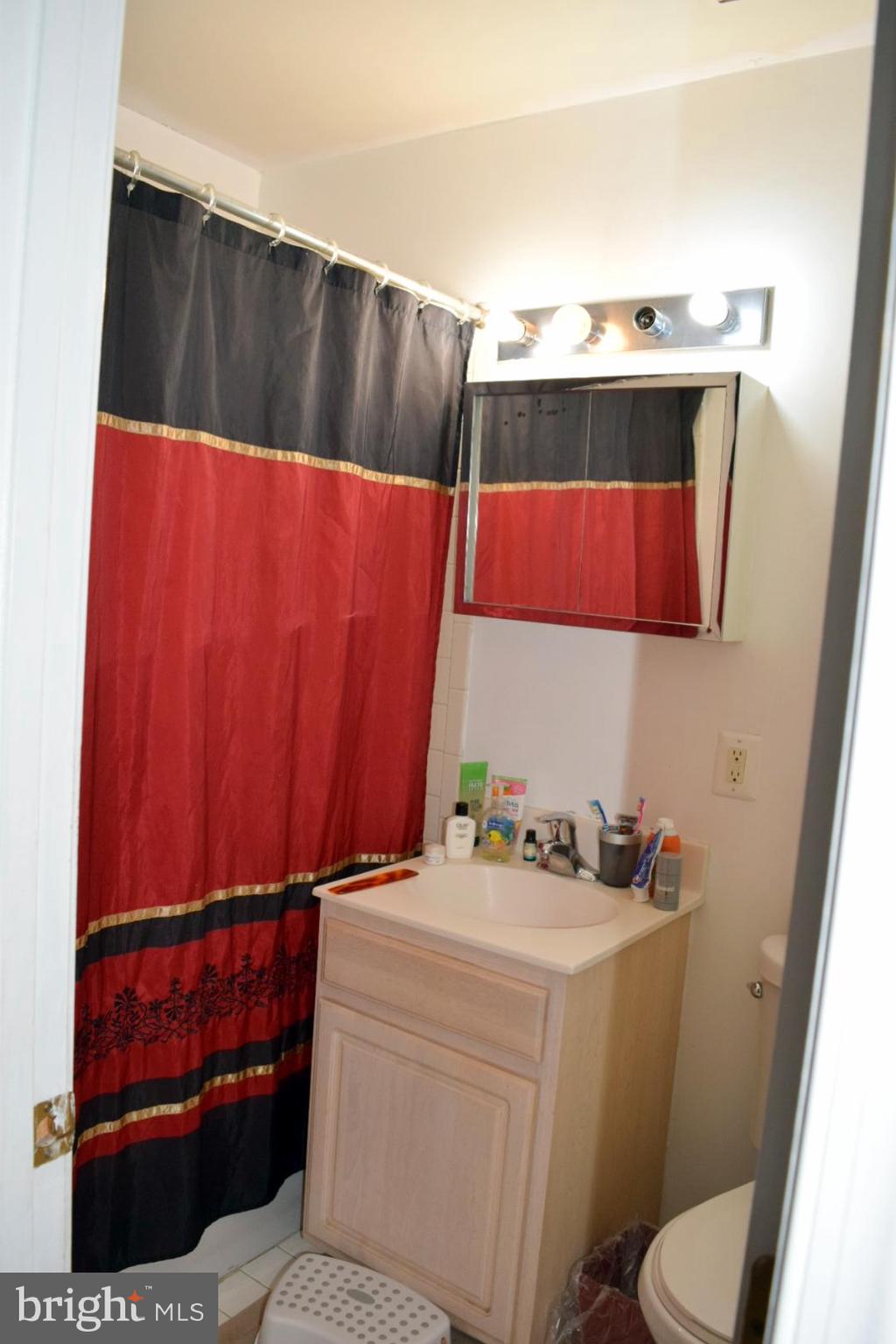 TIMBERLANE VILLAGE GARDEN CONDOMINIUMS - Residential