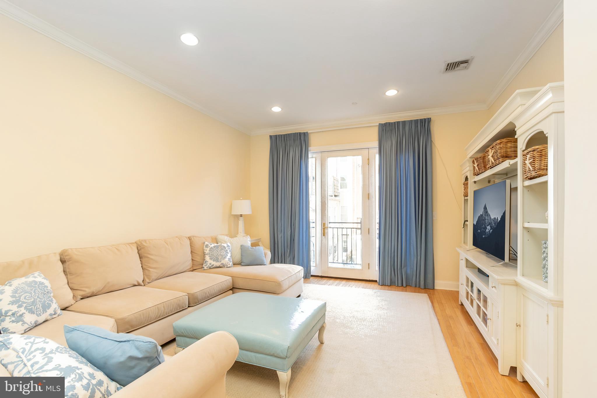 FAIRMOUNT - Residential