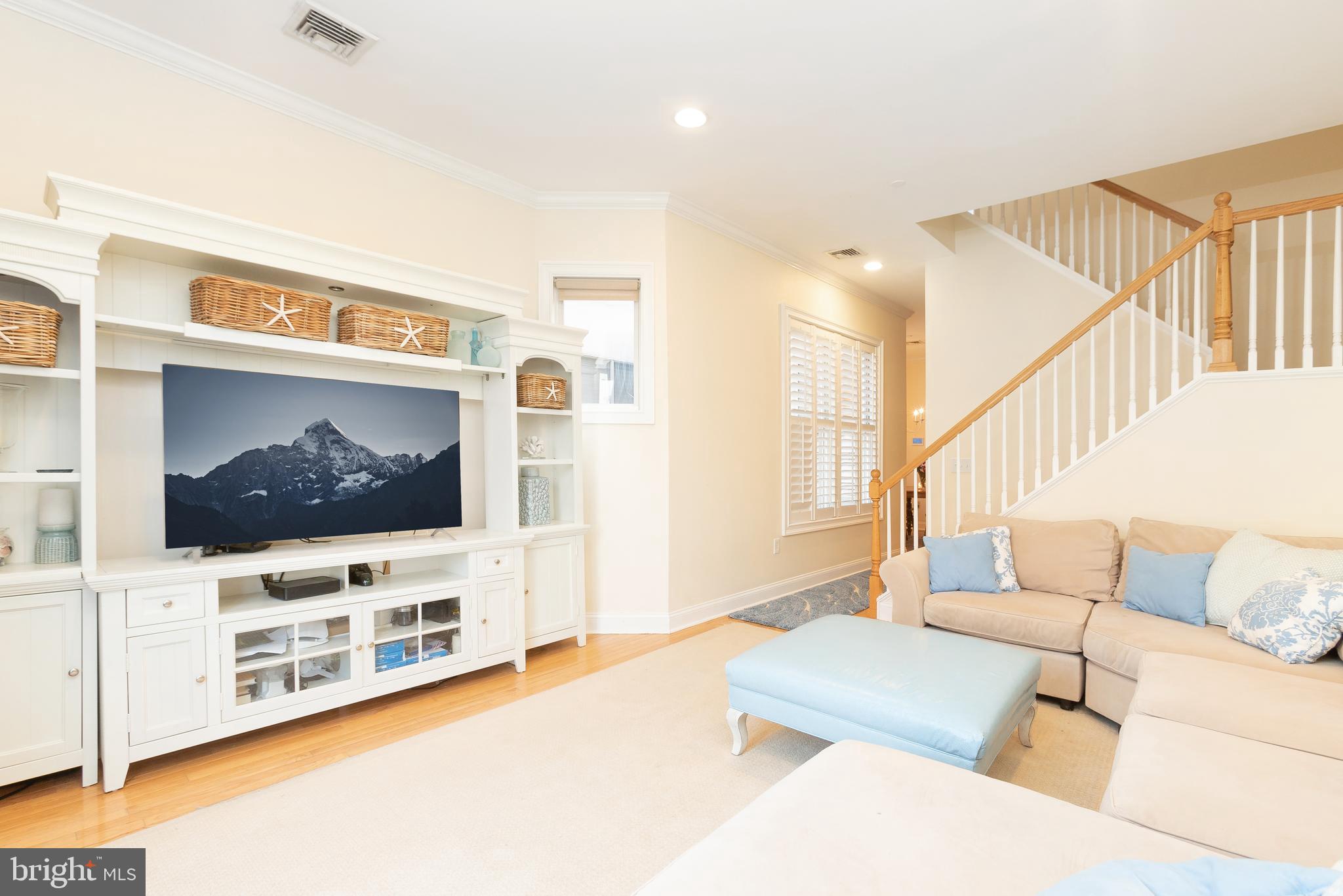 FAIRMOUNT - Residential