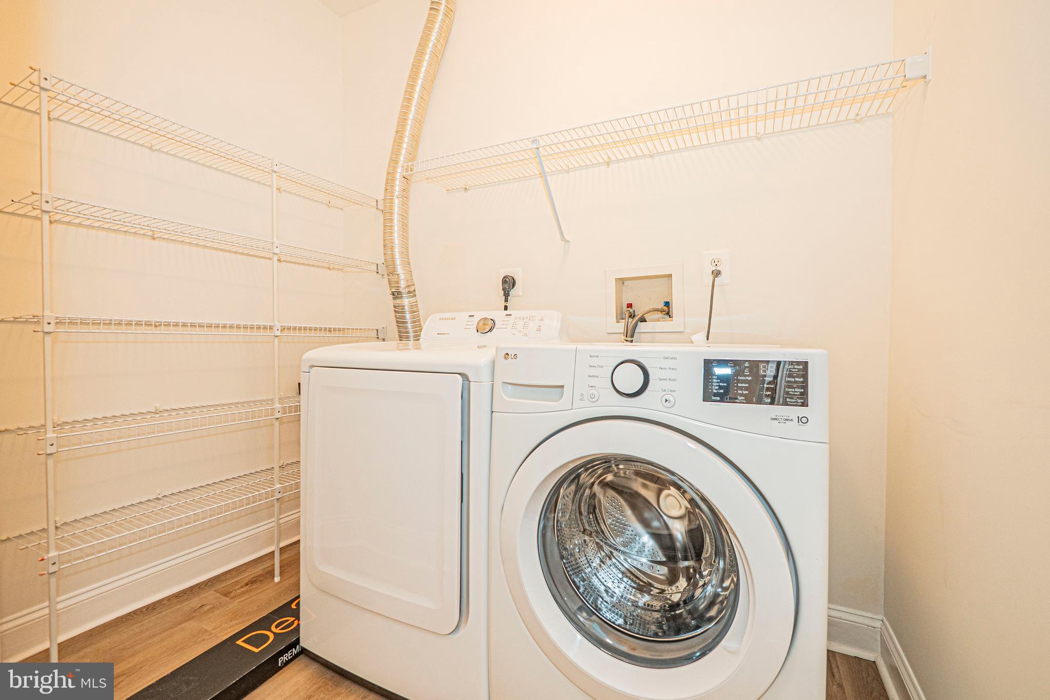 WAVERLY WOODS - Residential