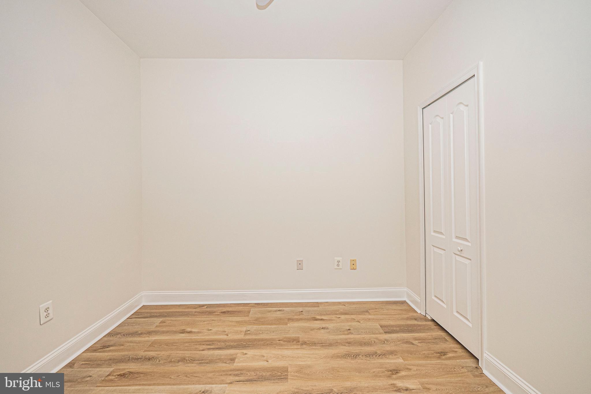 WAVERLY WOODS - Residential