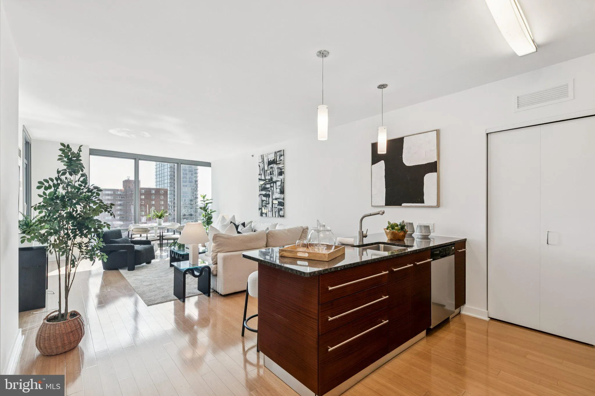 Philadelphia, Pennsylvania 19103, United States, 1 Bedroom Bedrooms, ,1 BathroomBathrooms,Residential,Coming Soon,209292