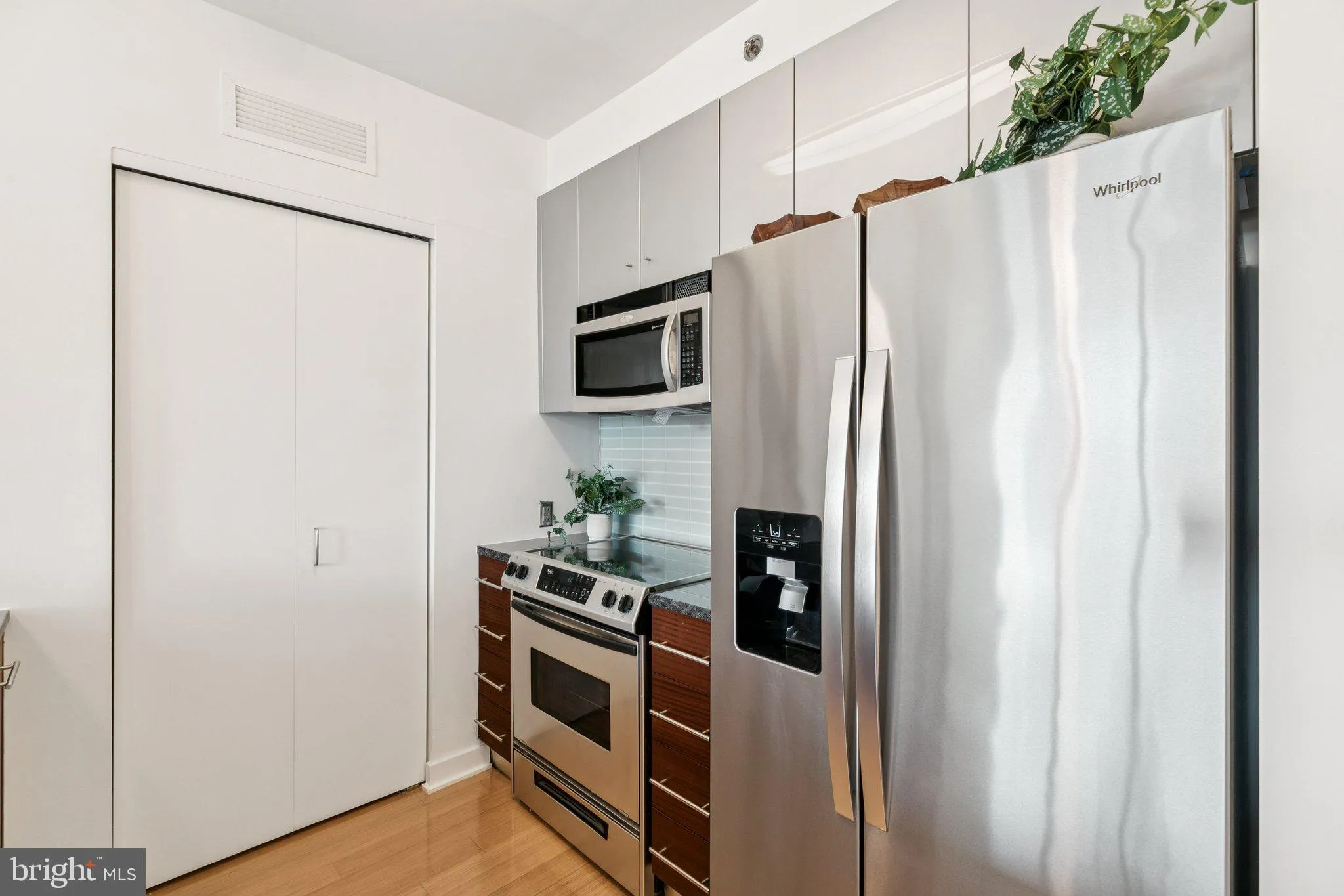 Philadelphia, Pennsylvania 19103, United States, 1 Bedroom Bedrooms, ,1 BathroomBathrooms,Residential,Coming Soon,209292