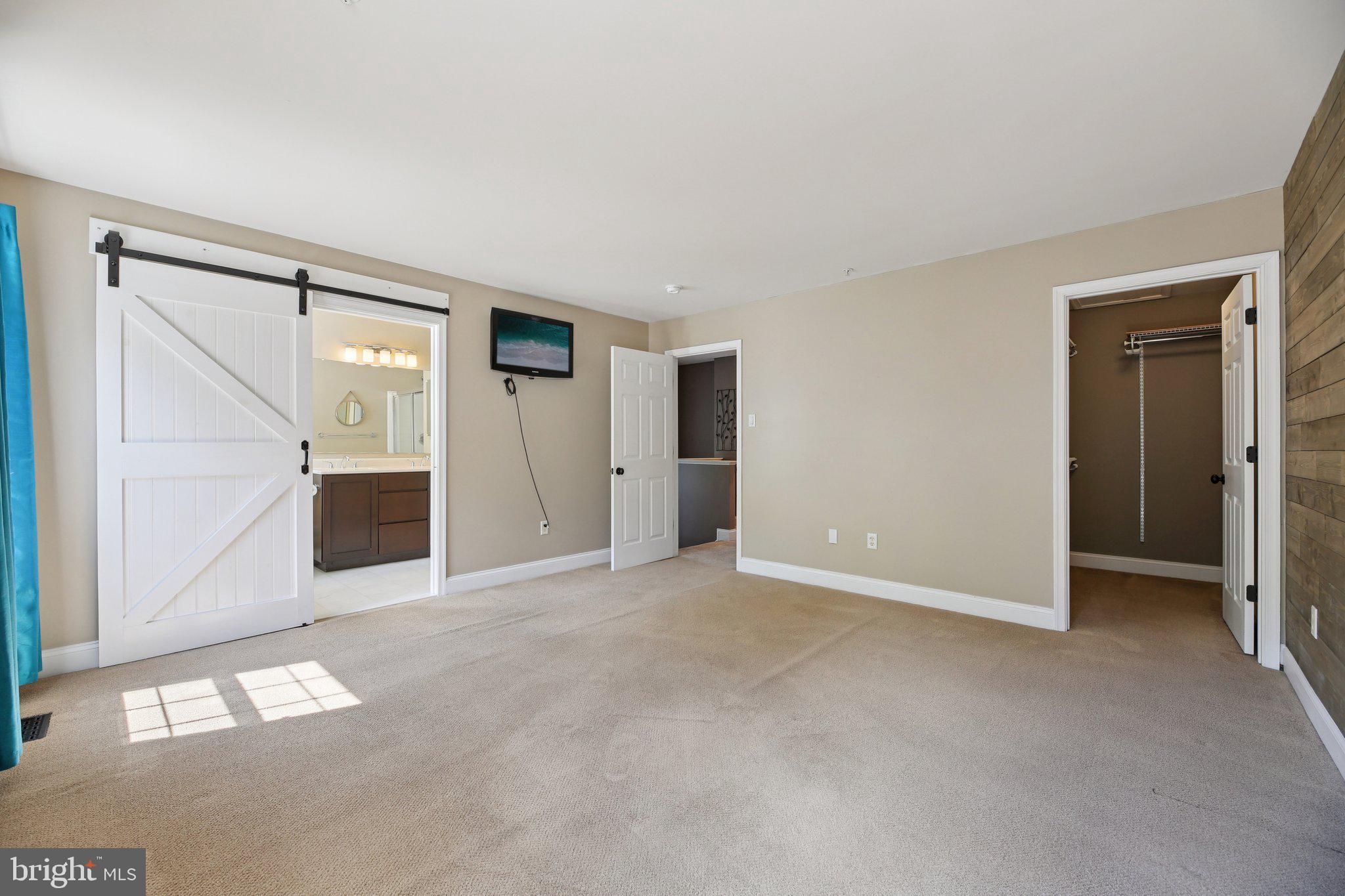 TWIN ARCH CROSSING - Residential