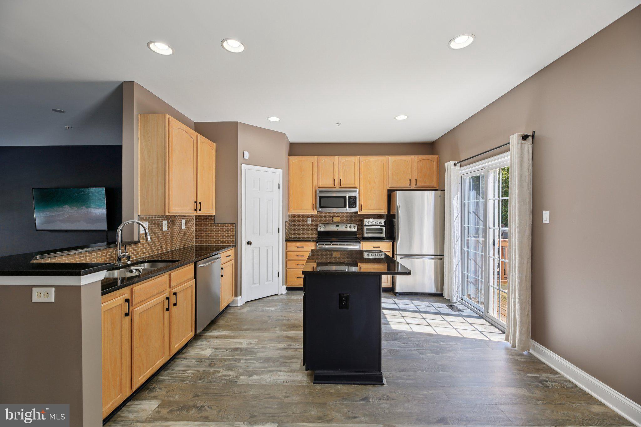 TWIN ARCH CROSSING - Residential