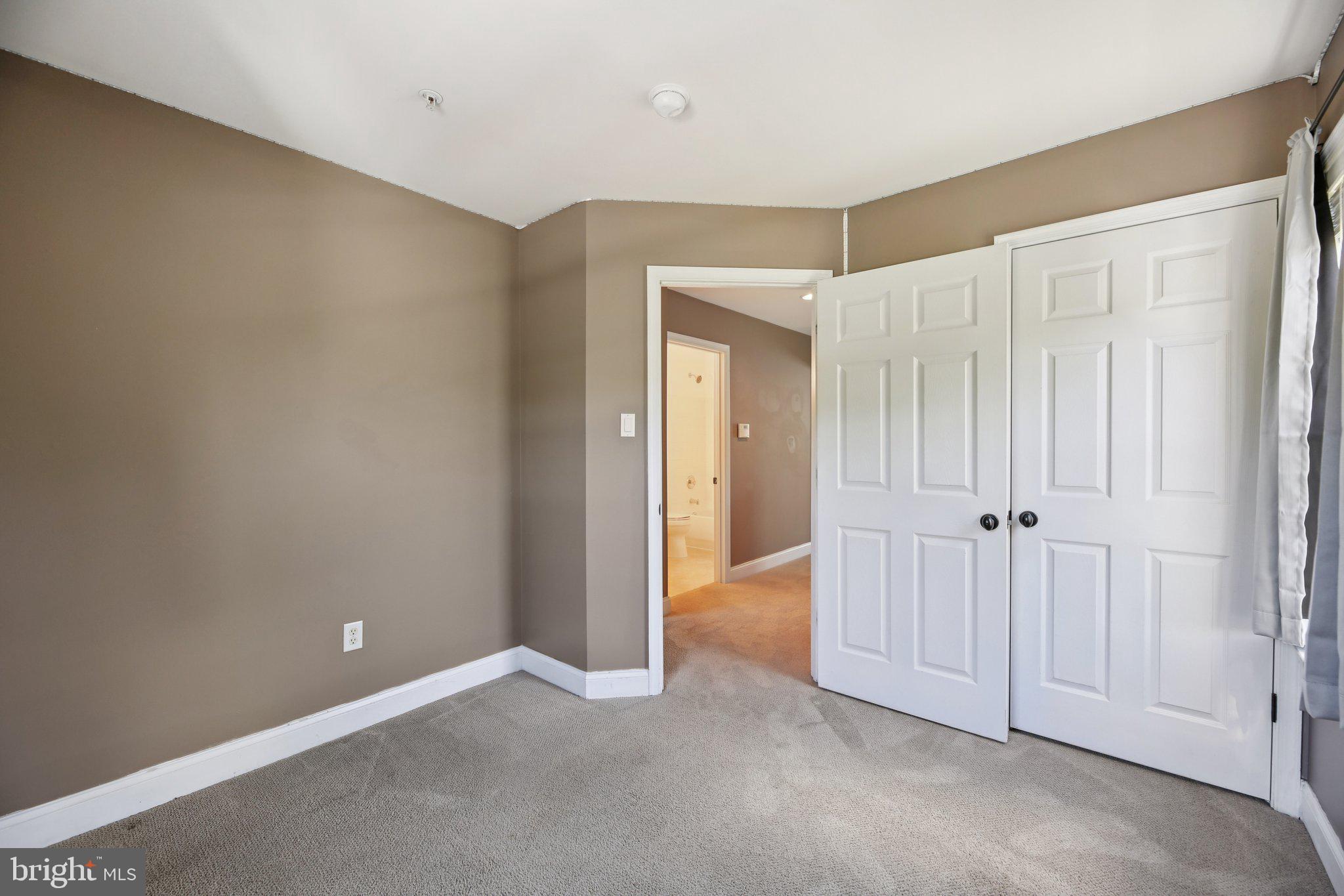 TWIN ARCH CROSSING - Residential