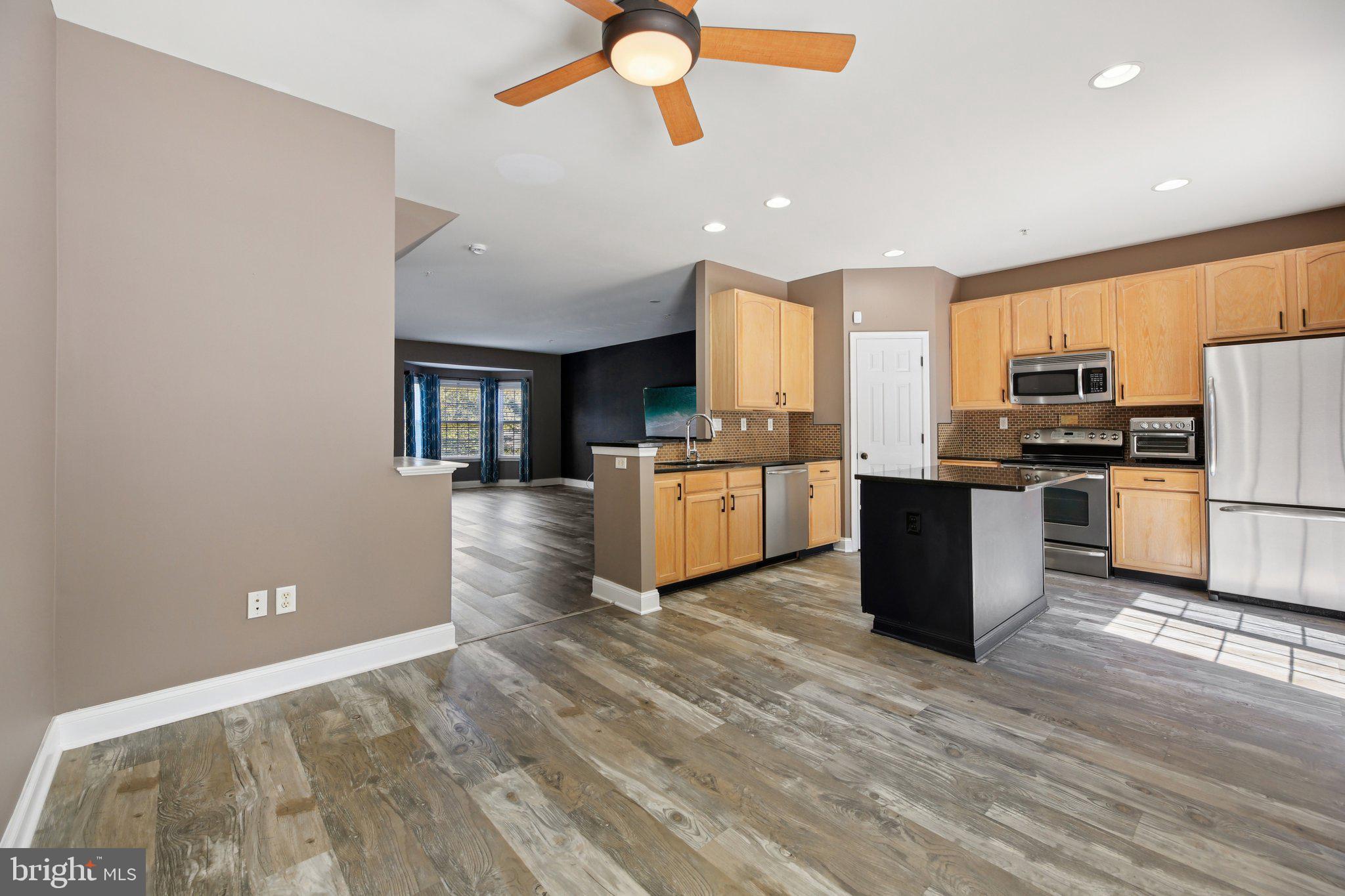 TWIN ARCH CROSSING - Residential