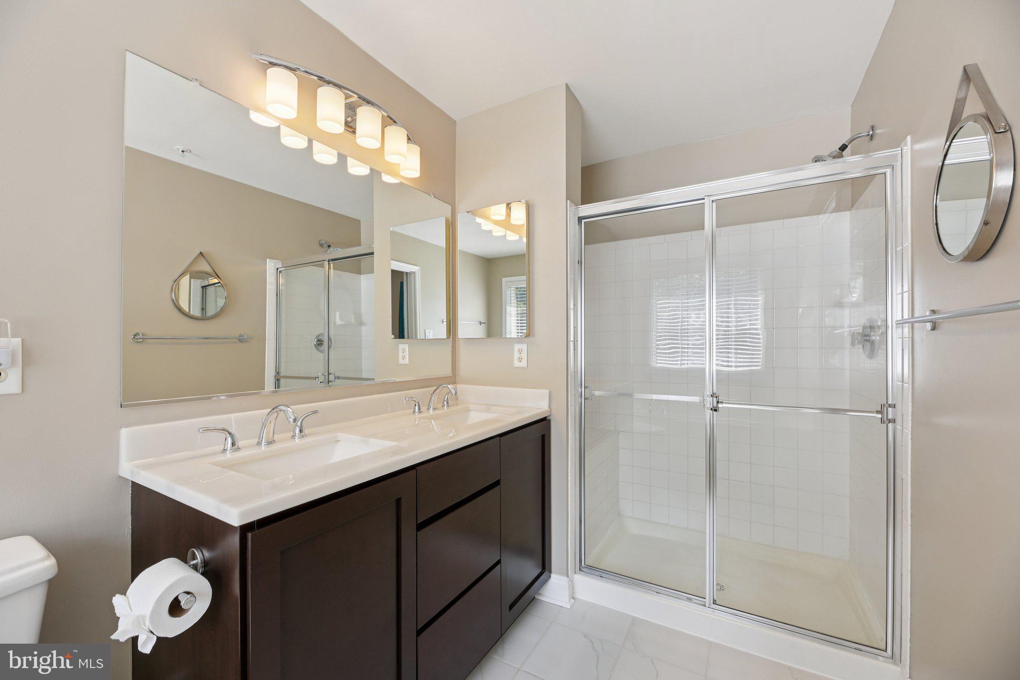 TWIN ARCH CROSSING - Residential