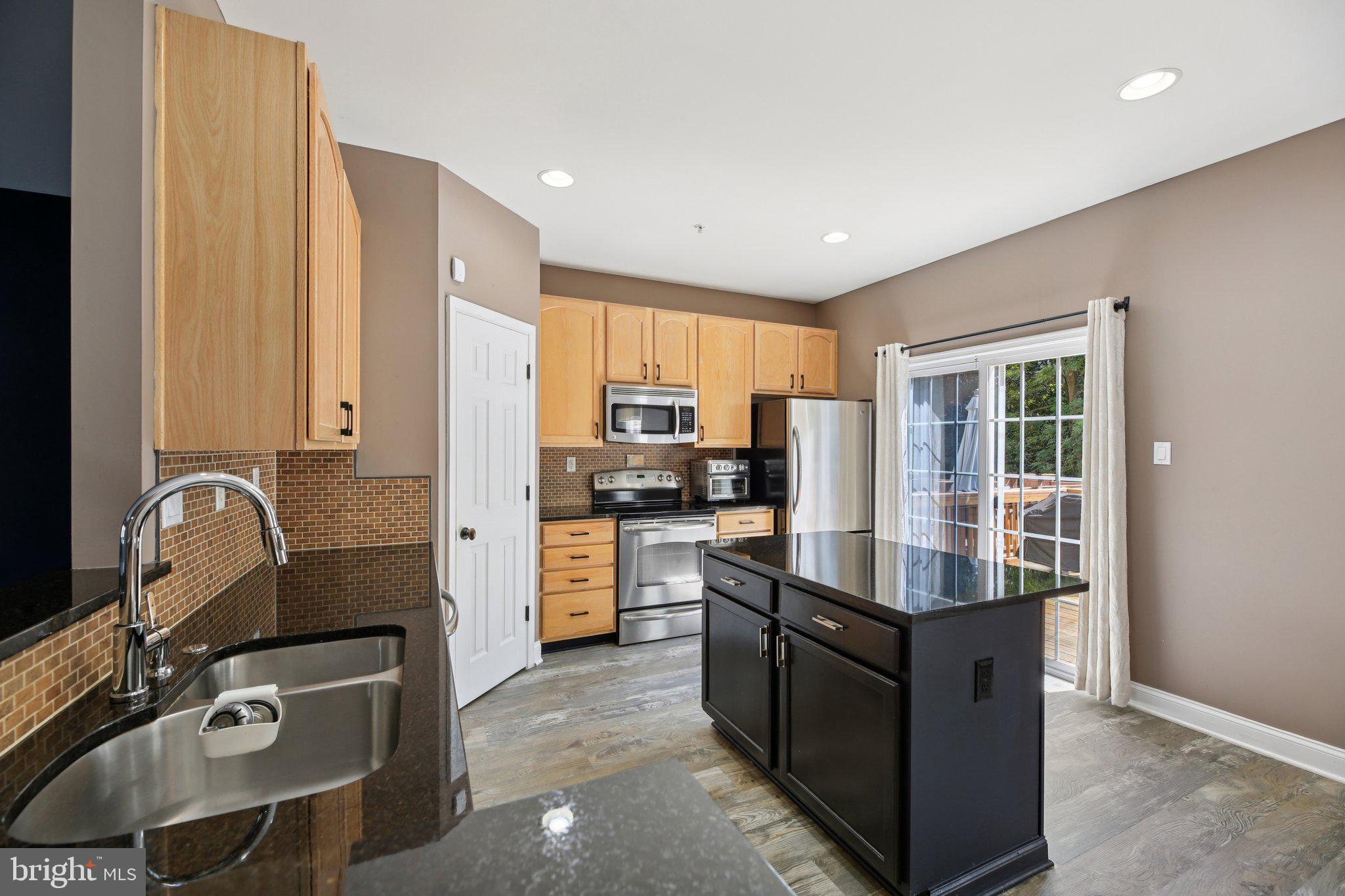 TWIN ARCH CROSSING - Residential