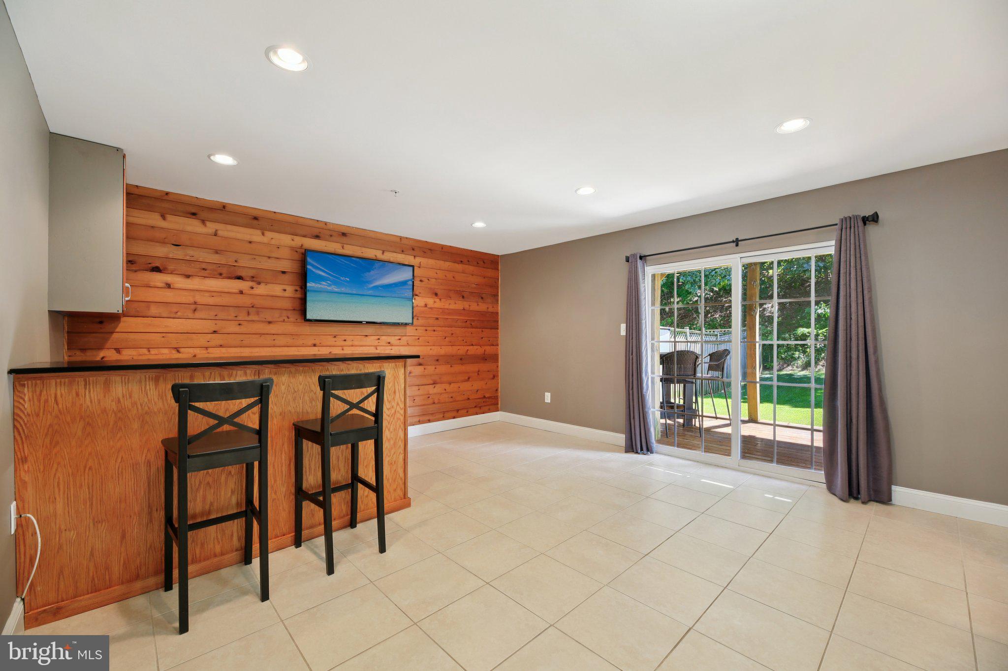 TWIN ARCH CROSSING - Residential