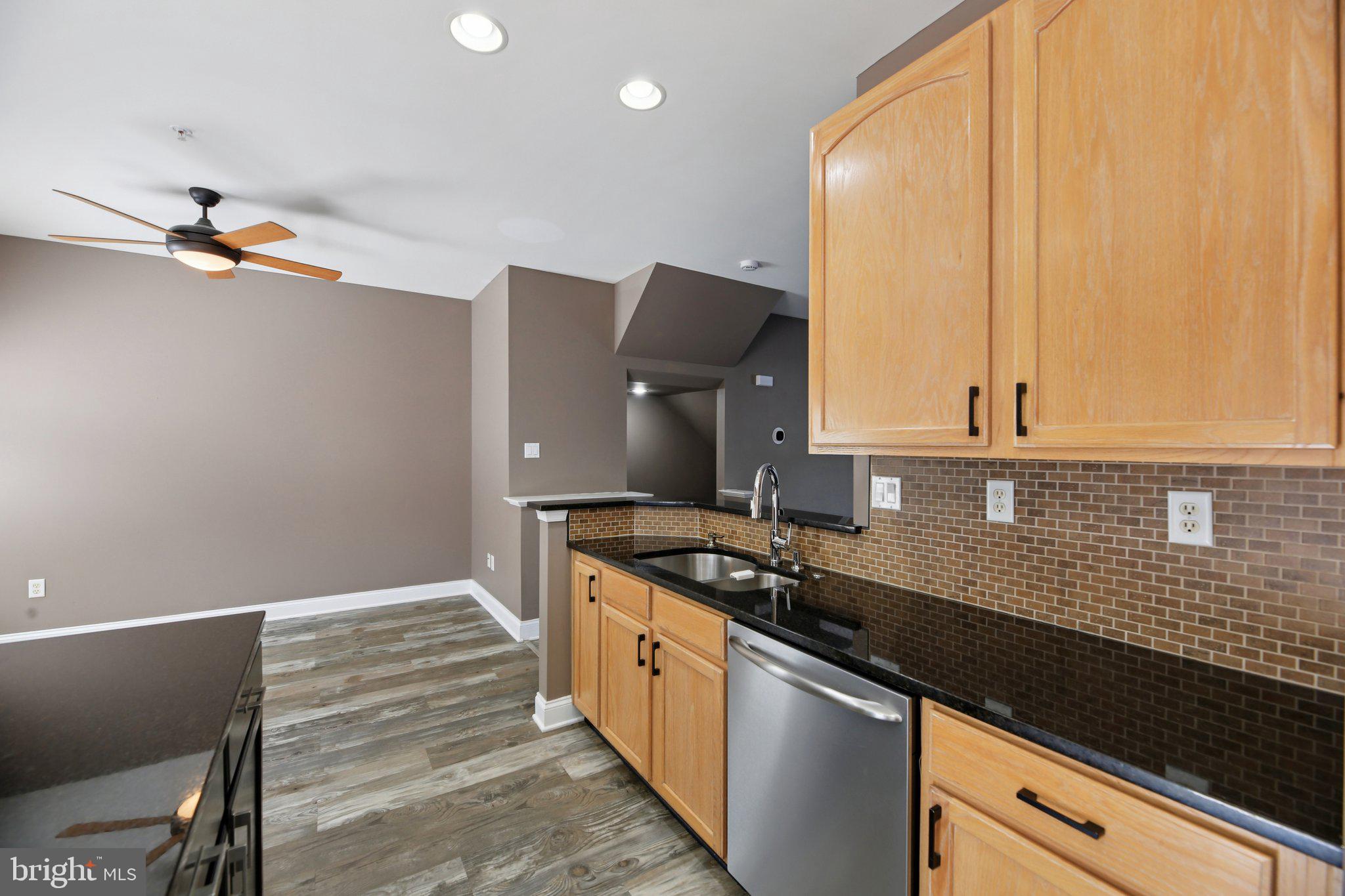 TWIN ARCH CROSSING - Residential