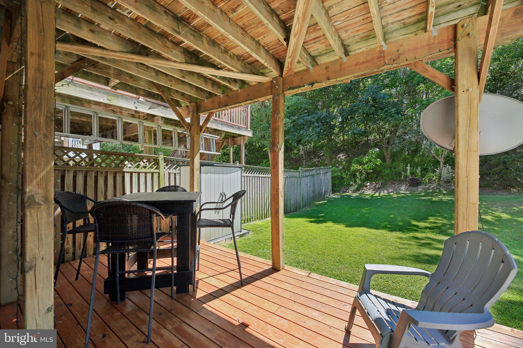 TWIN ARCH CROSSING - Residential