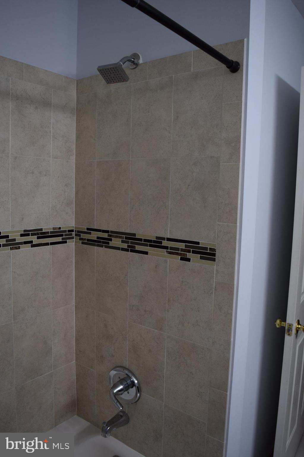 KINGSVIEW RIDGE - Residential Lease