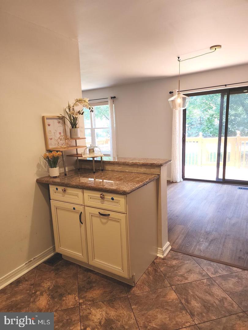 25 FORSYTHIA COURT