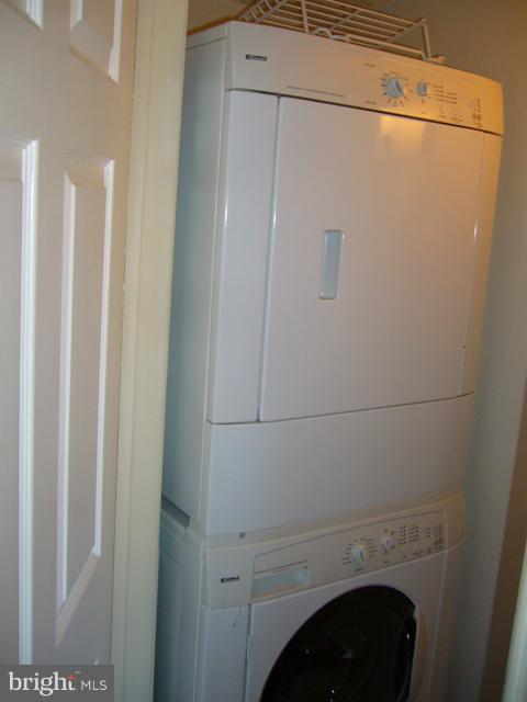 FOUNTAINS AT MCLEAN - Residential Lease