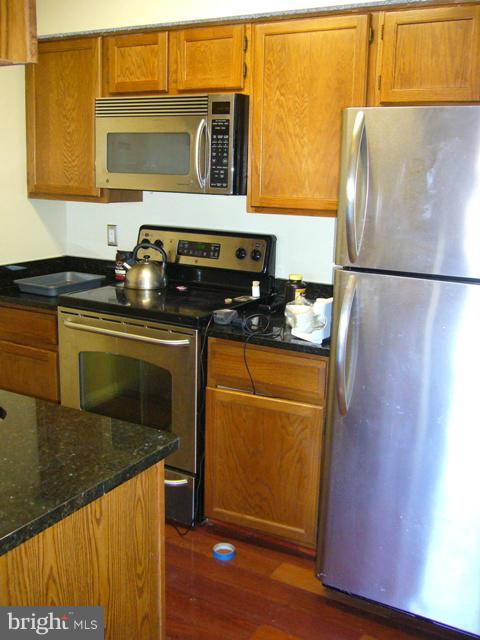 FOUNTAINS AT MCLEAN - Residential Lease