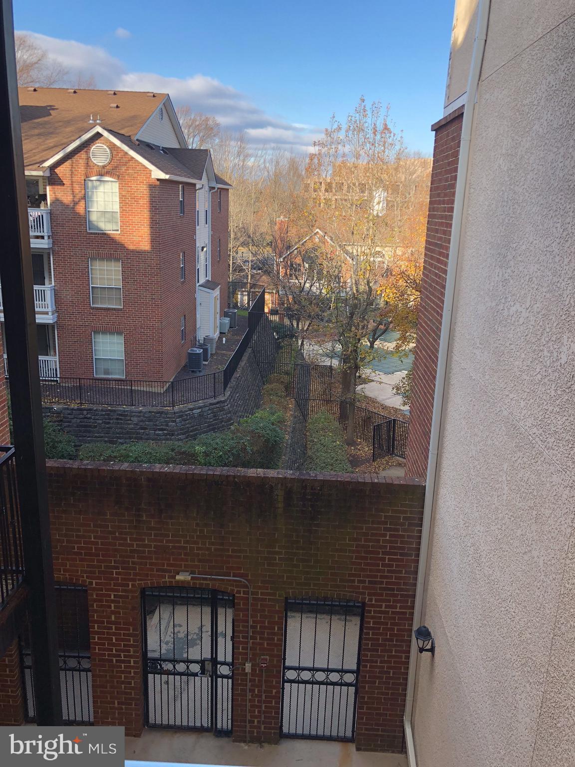 FOUNTAINS AT MCLEAN - Residential Lease