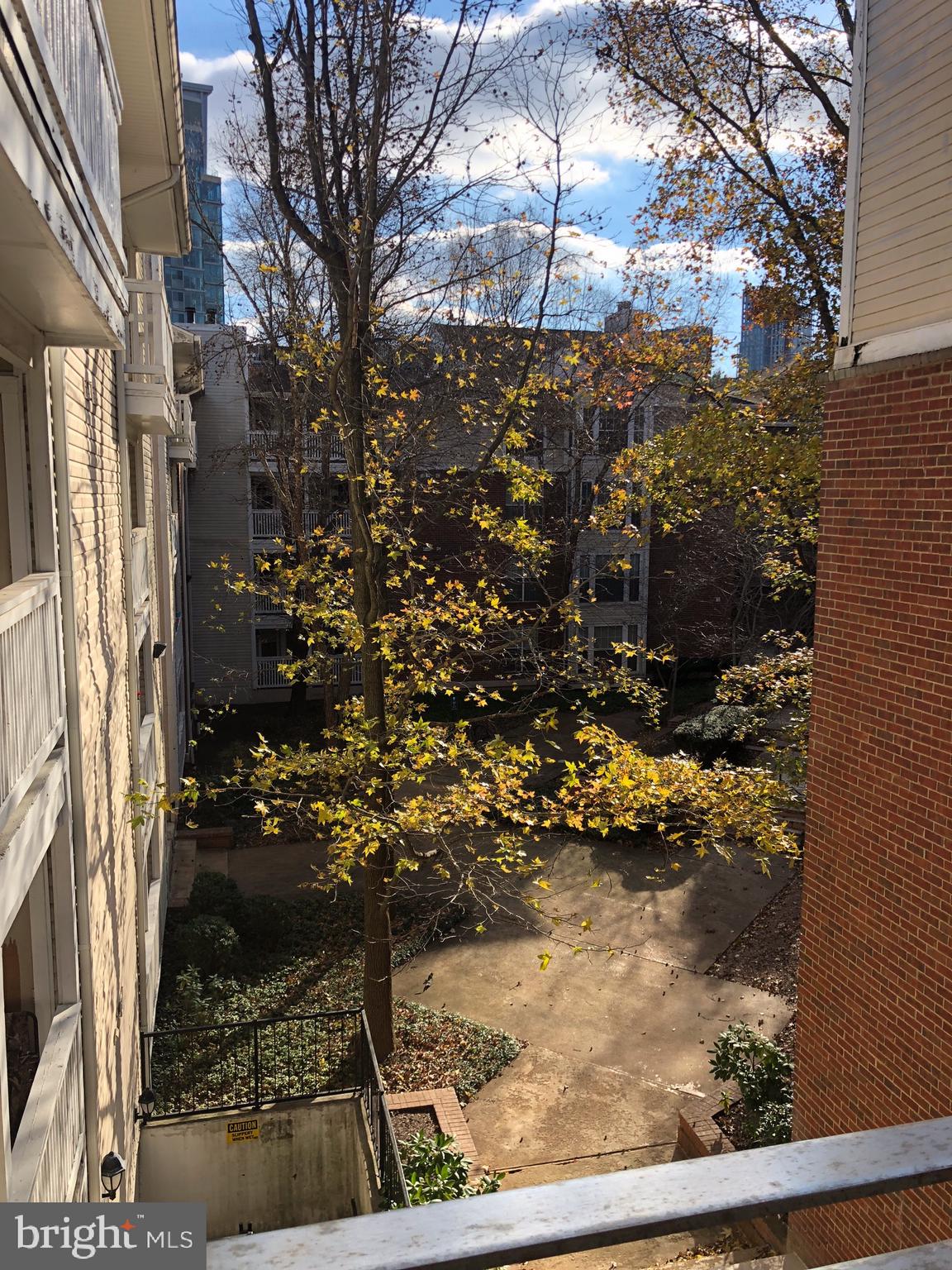 FOUNTAINS AT MCLEAN - Residential Lease