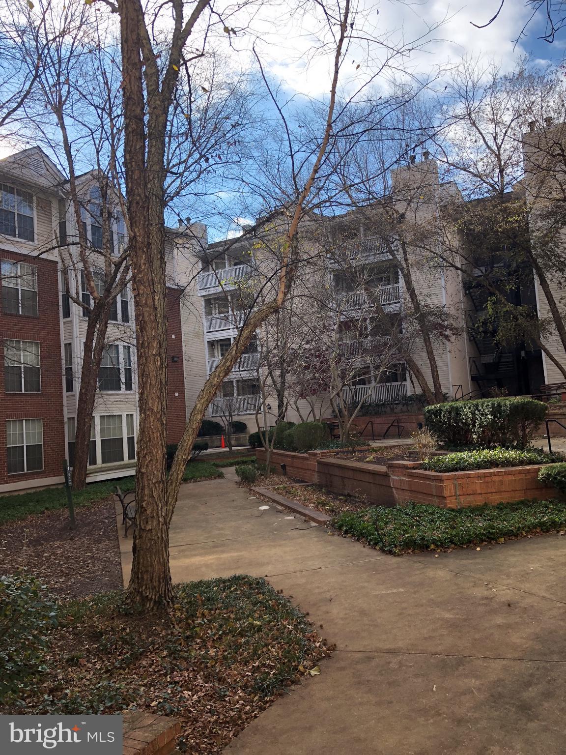 FOUNTAINS AT MCLEAN - Residential Lease