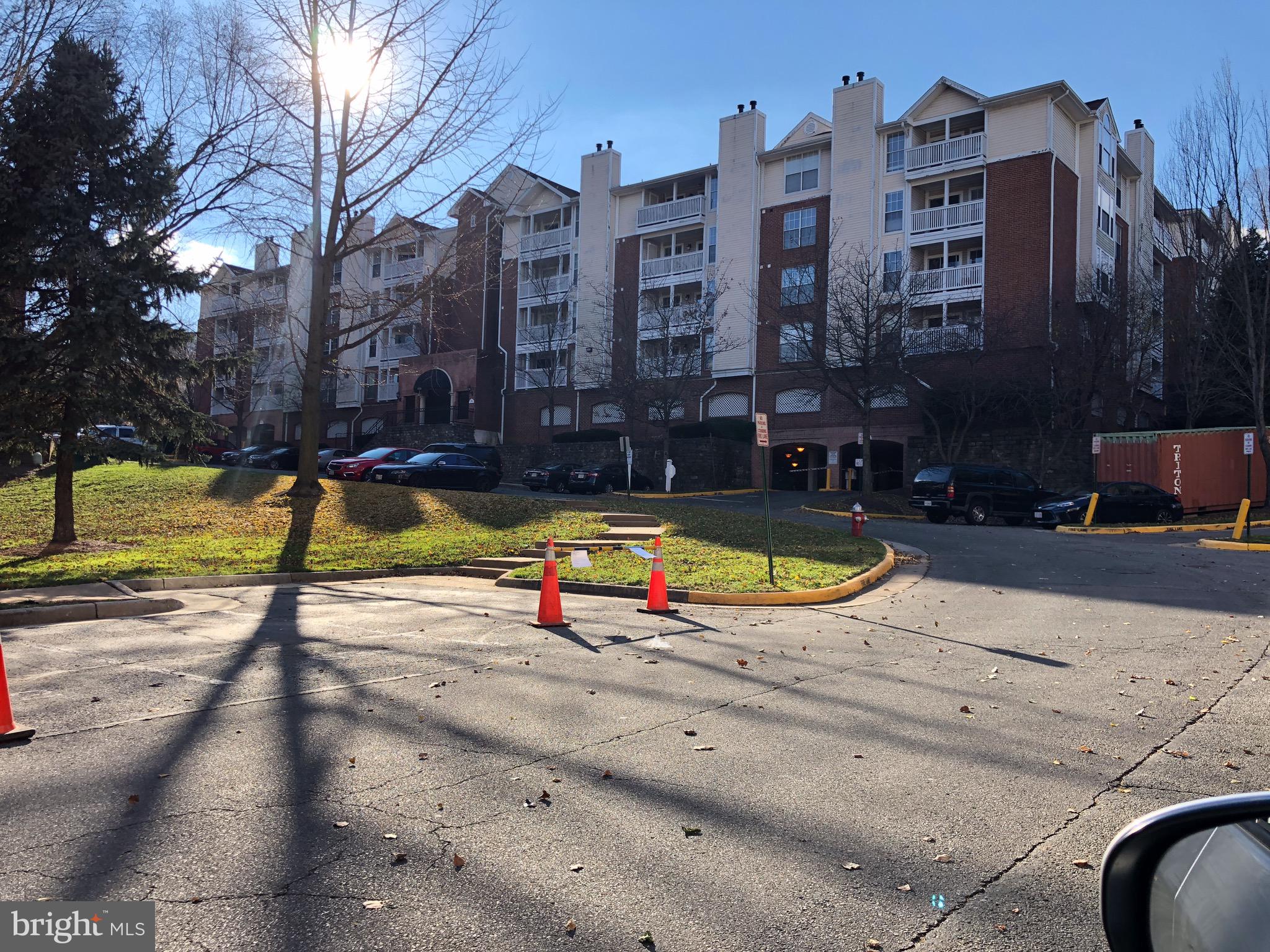 FOUNTAINS AT MCLEAN - Residential Lease