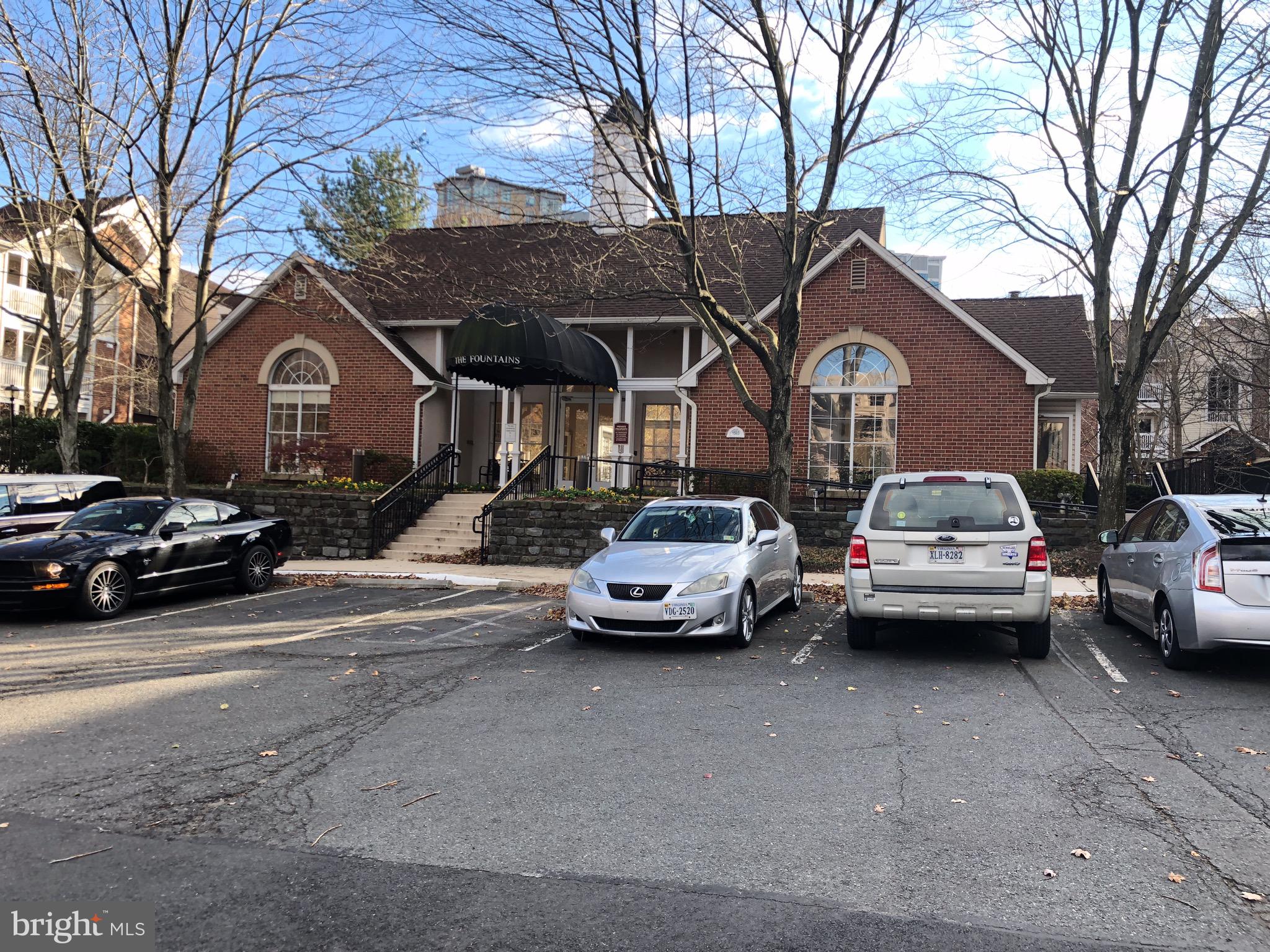 FOUNTAINS AT MCLEAN - Residential Lease