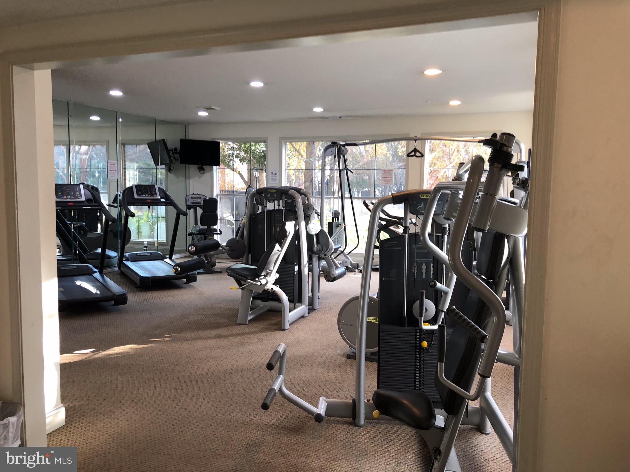 FOUNTAINS AT MCLEAN - Residential Lease