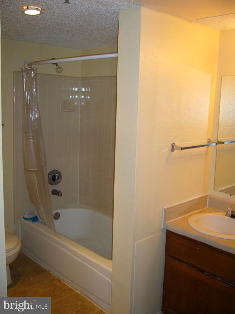 FOUNTAINS AT MCLEAN - Residential Lease