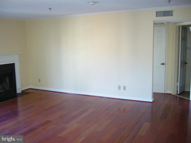 FOUNTAINS AT MCLEAN - Residential Lease