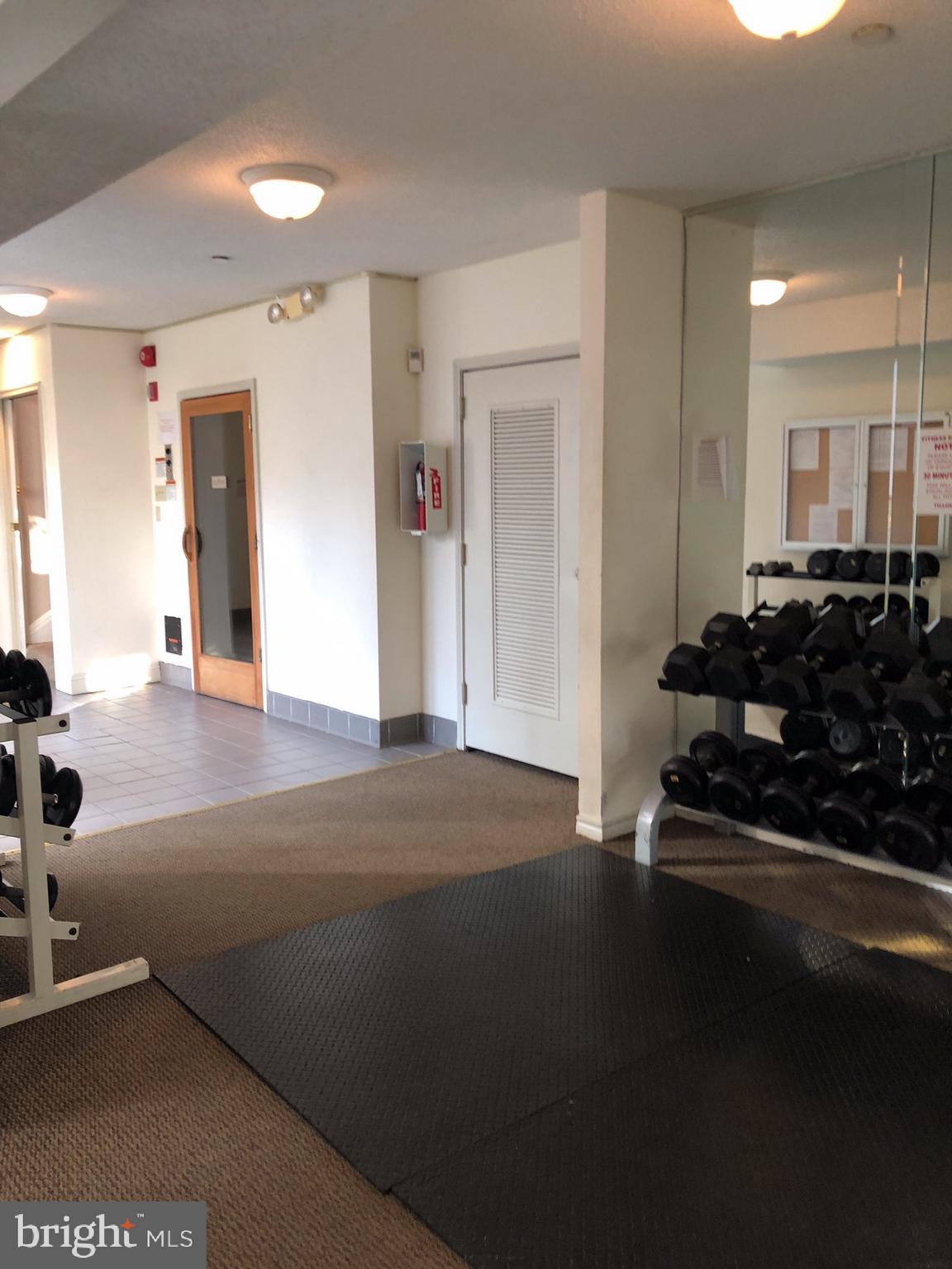 FOUNTAINS AT MCLEAN - Residential Lease