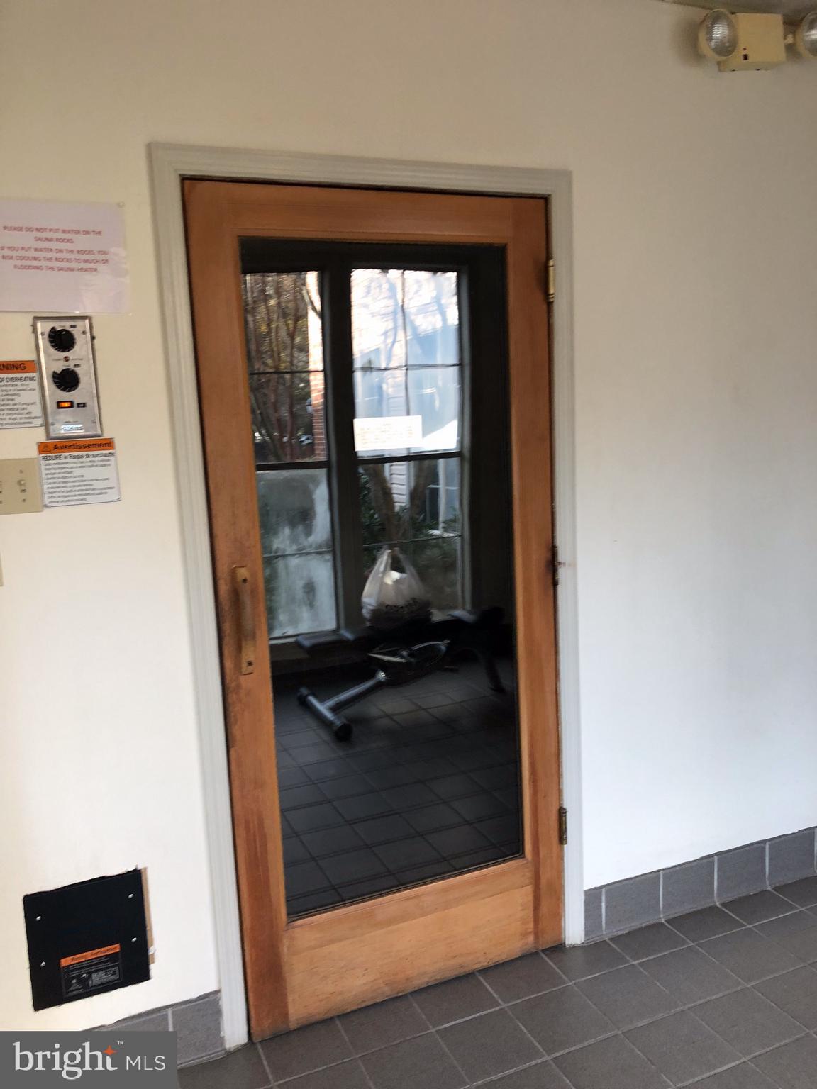 FOUNTAINS AT MCLEAN - Residential Lease