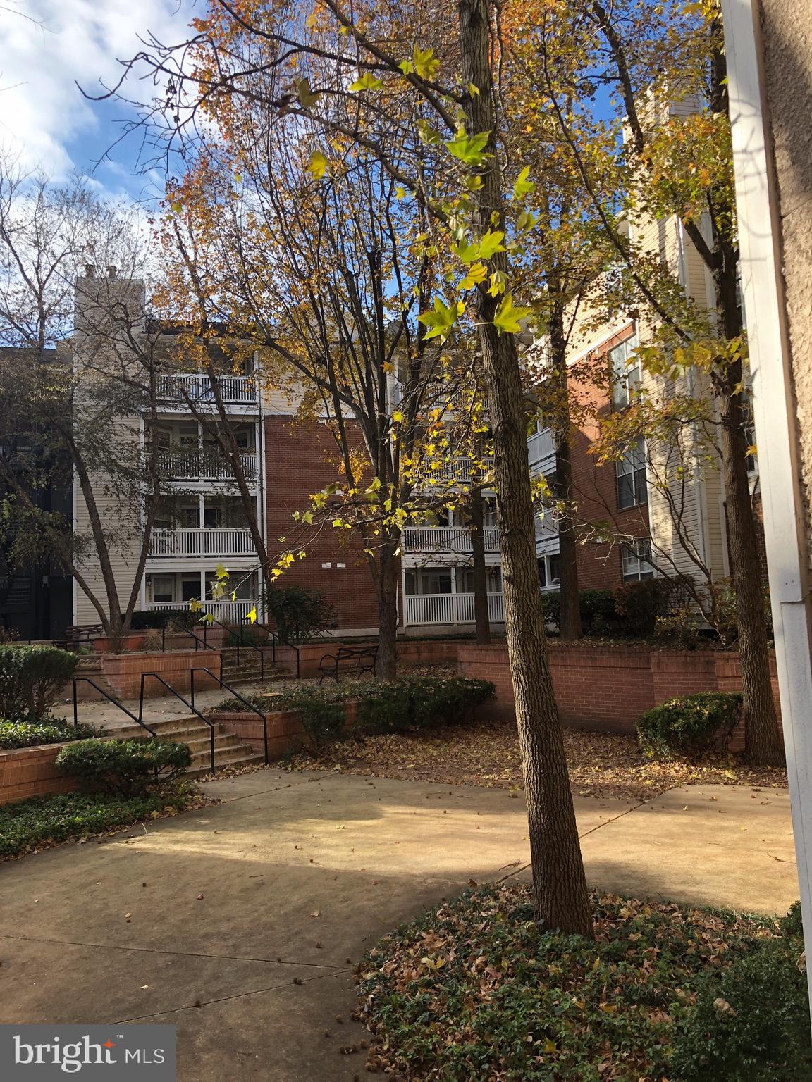 FOUNTAINS AT MCLEAN - Residential Lease