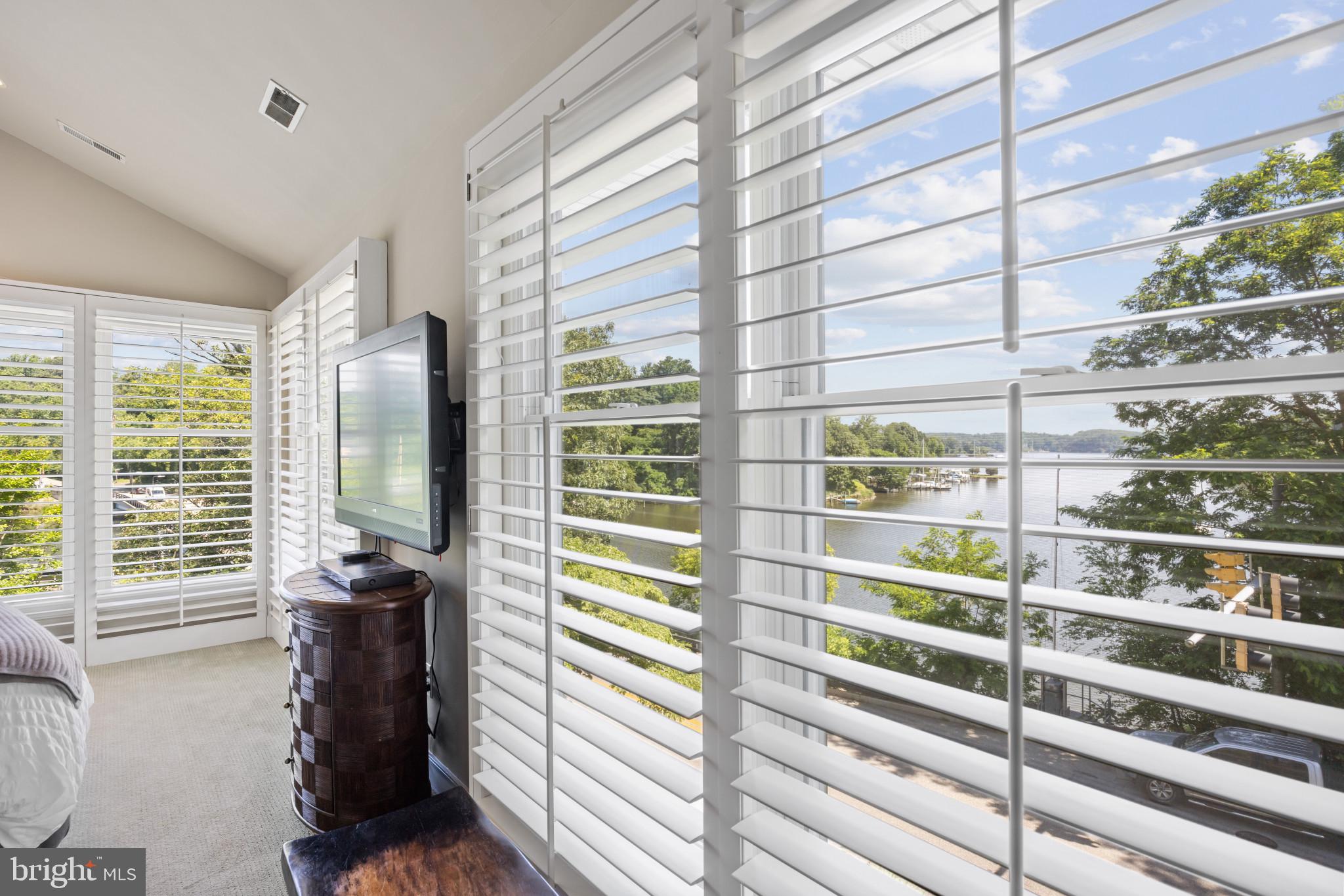 WEST ANNAPOLIS - Residential