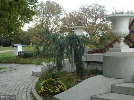 BUTCHER'S HILL - Residential