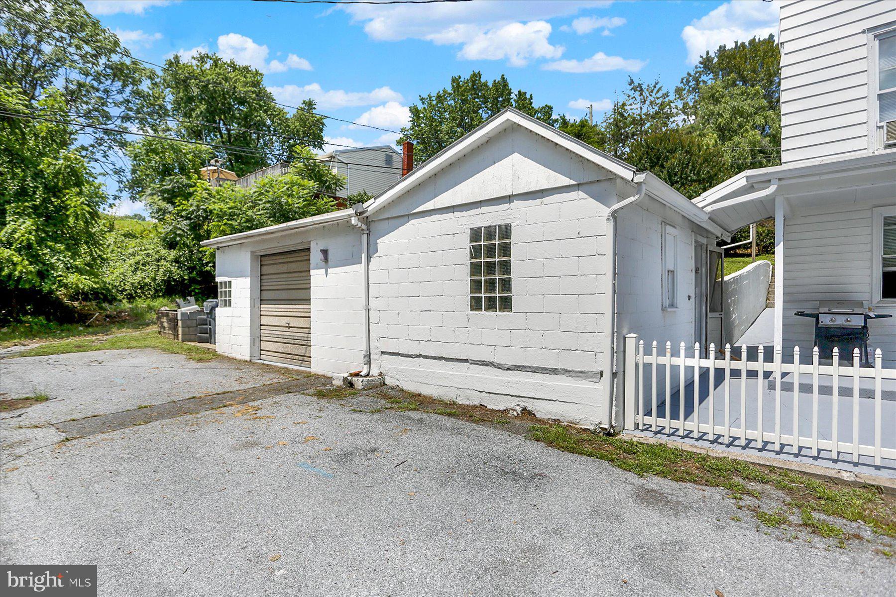 803 S 5TH STREET