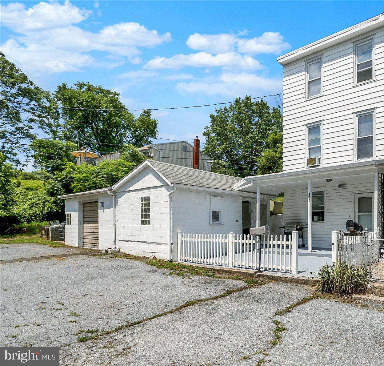 803 S 5TH STREET