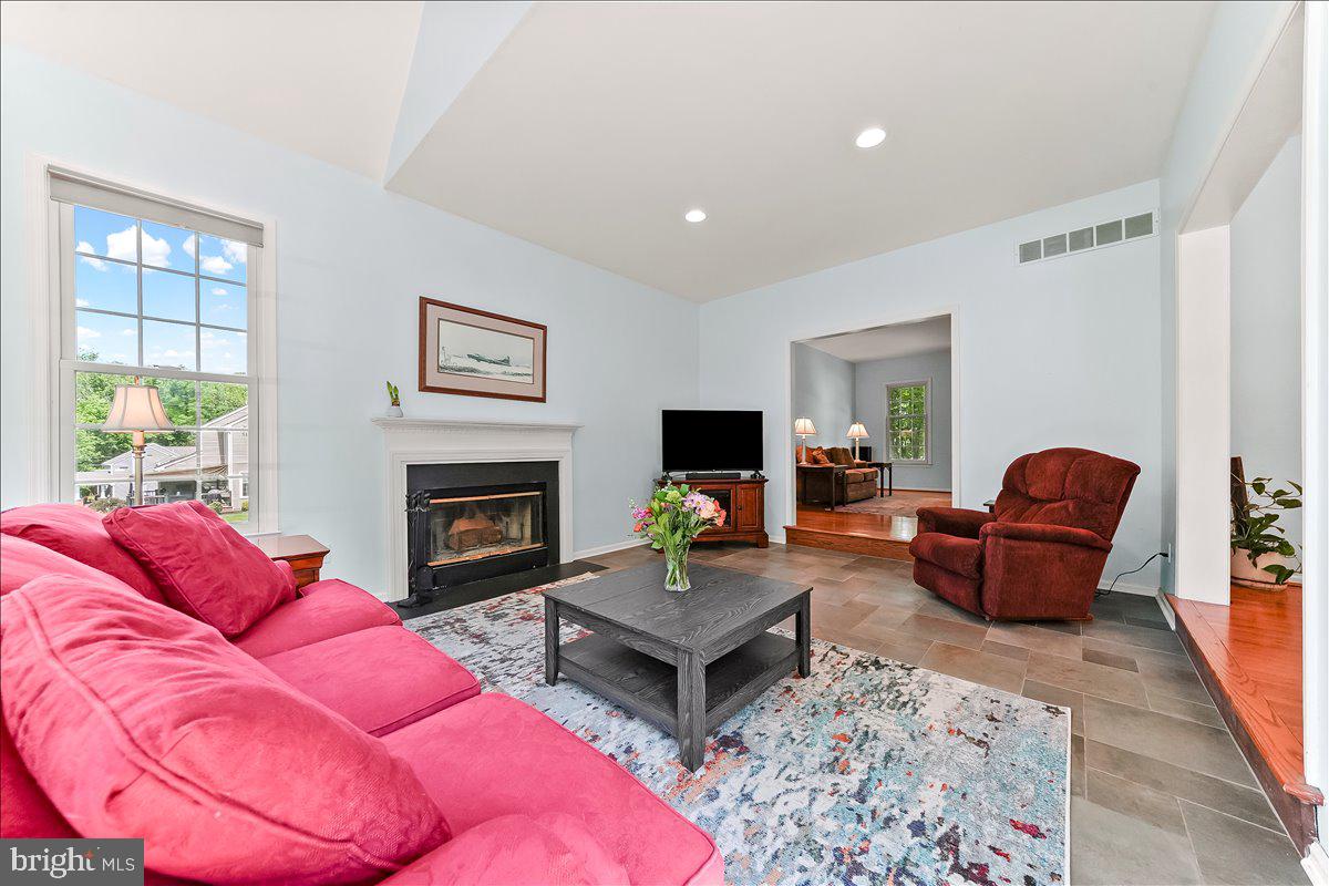 INDIAN HILL - Residential