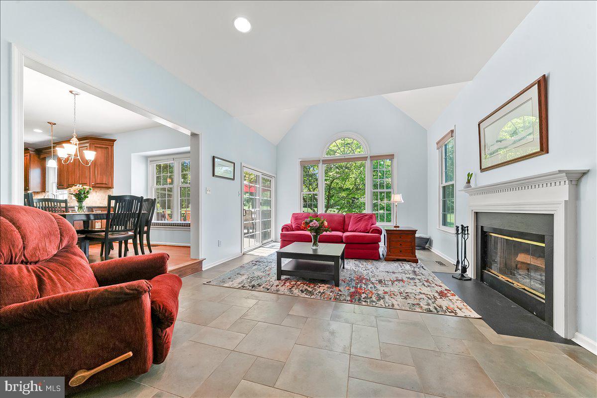 INDIAN HILL - Residential