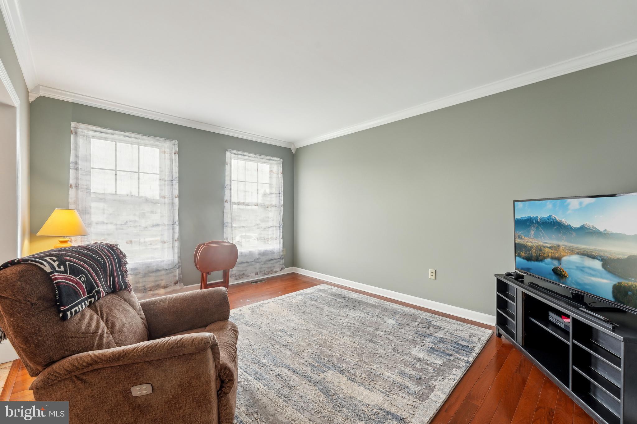 WOODS EDGE - Residential