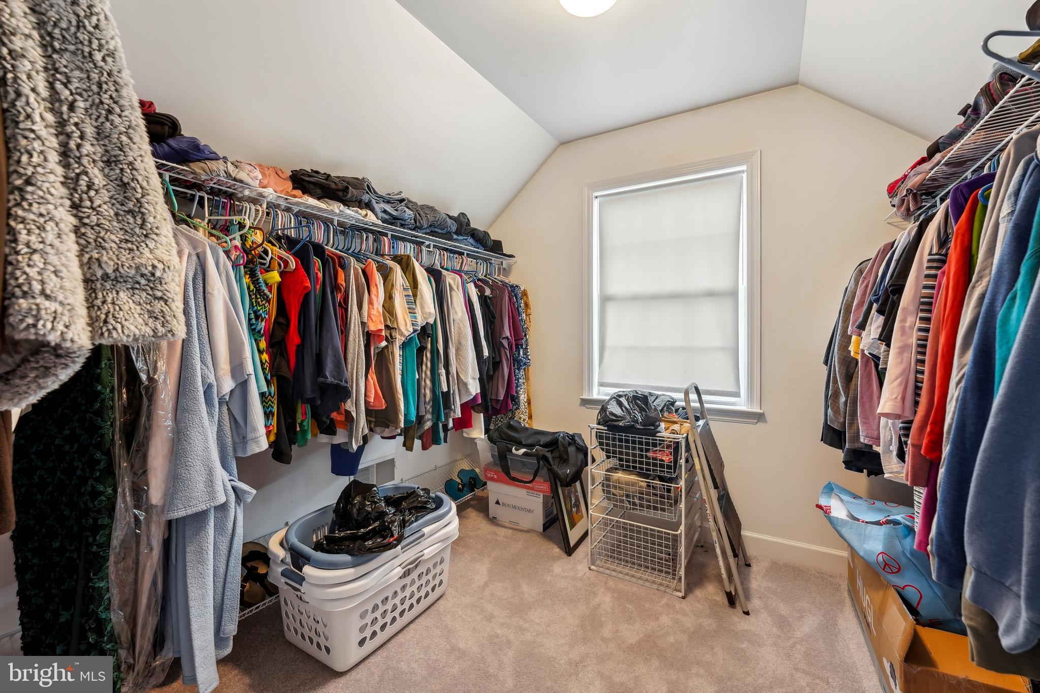 WOODS EDGE - Residential