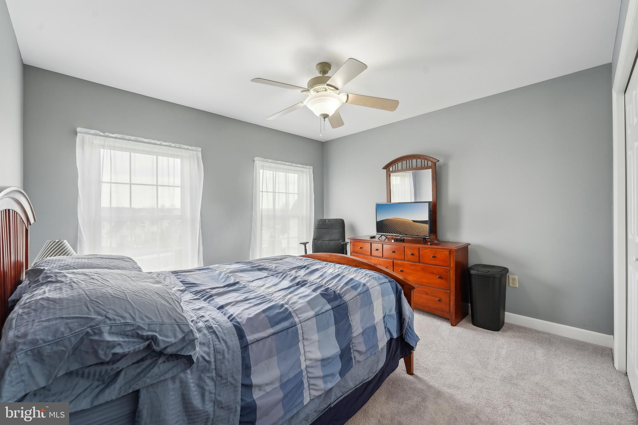 WOODS EDGE - Residential