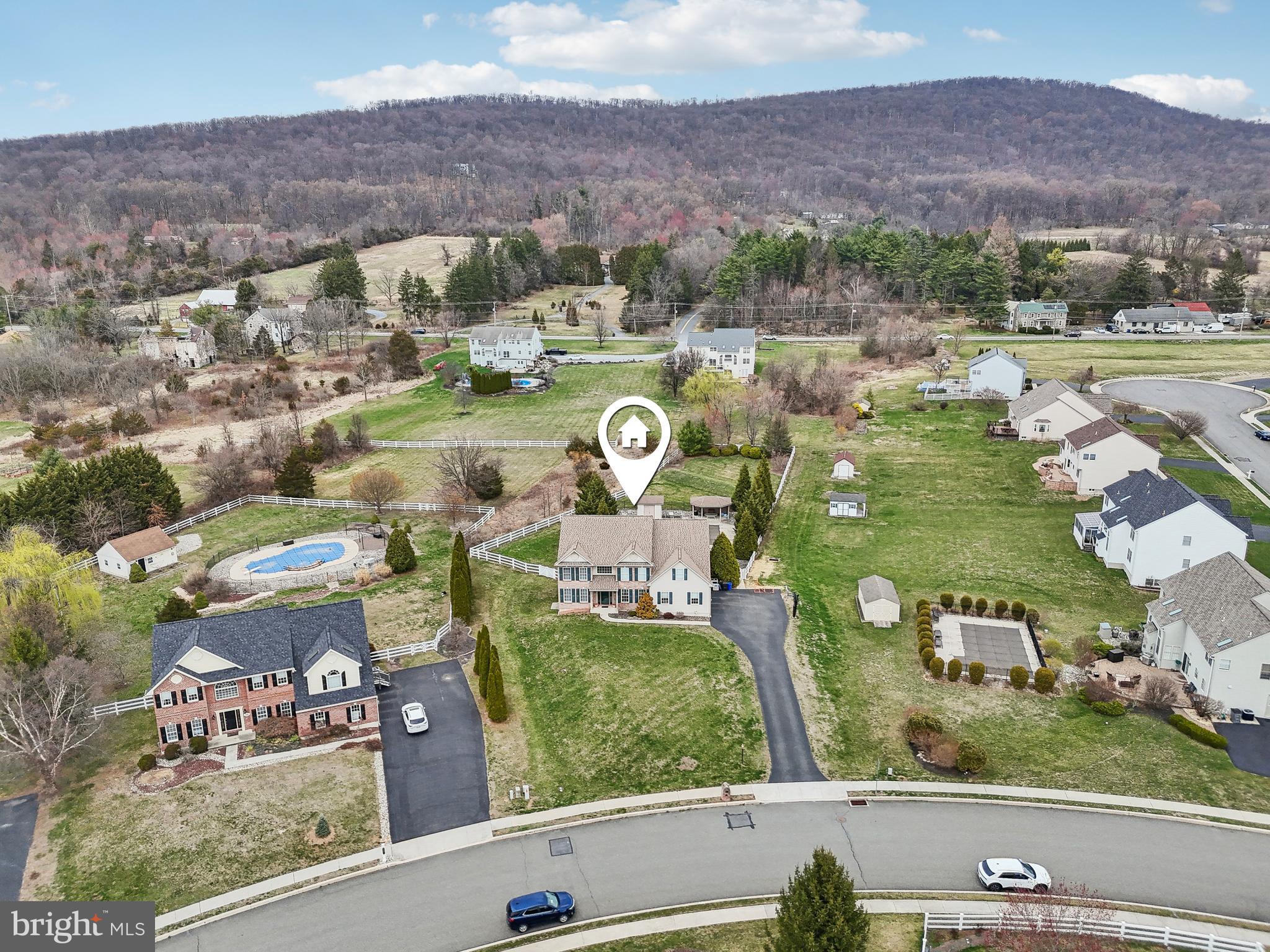 WOODS EDGE - Residential