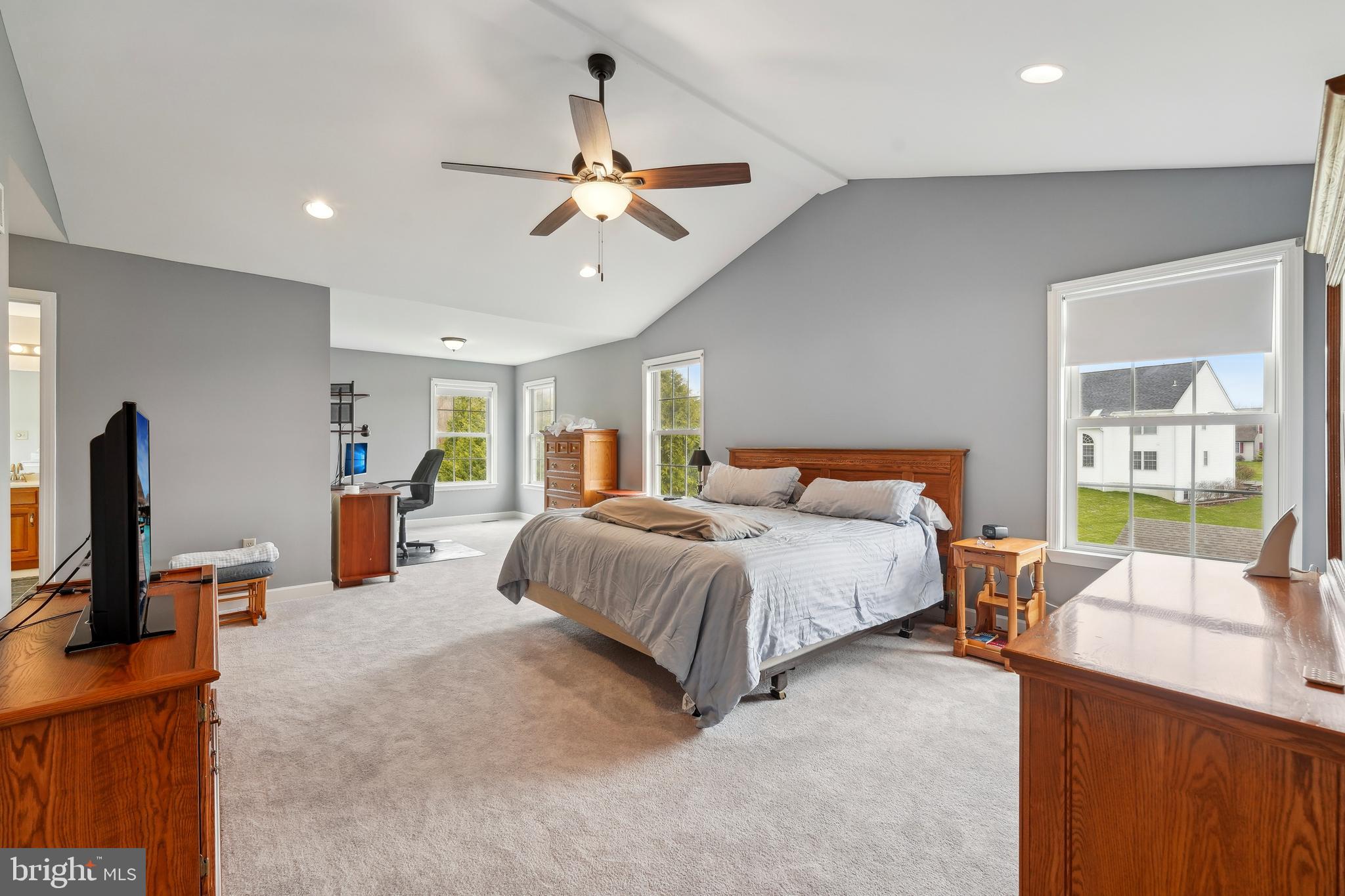 WOODS EDGE - Residential