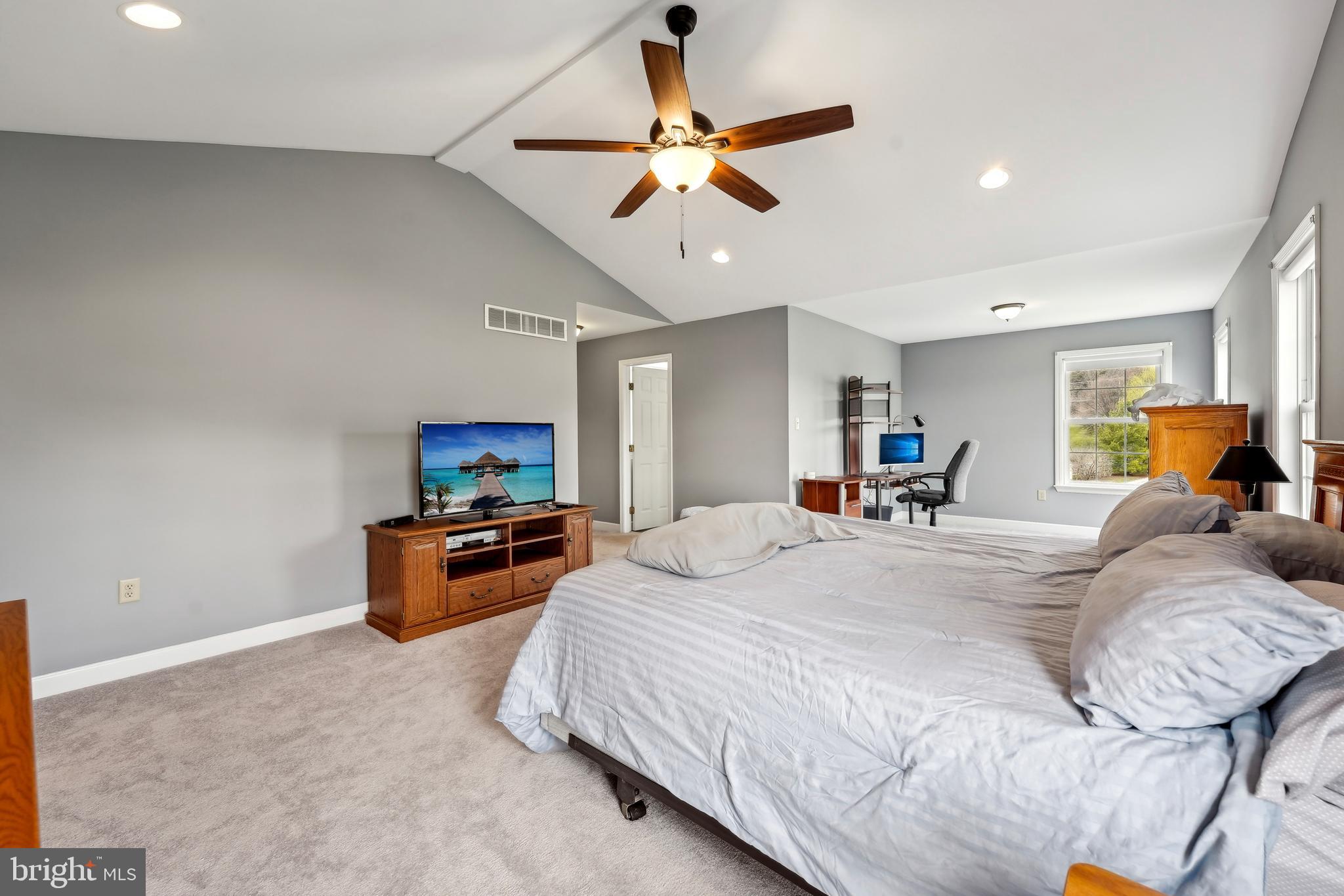 WOODS EDGE - Residential